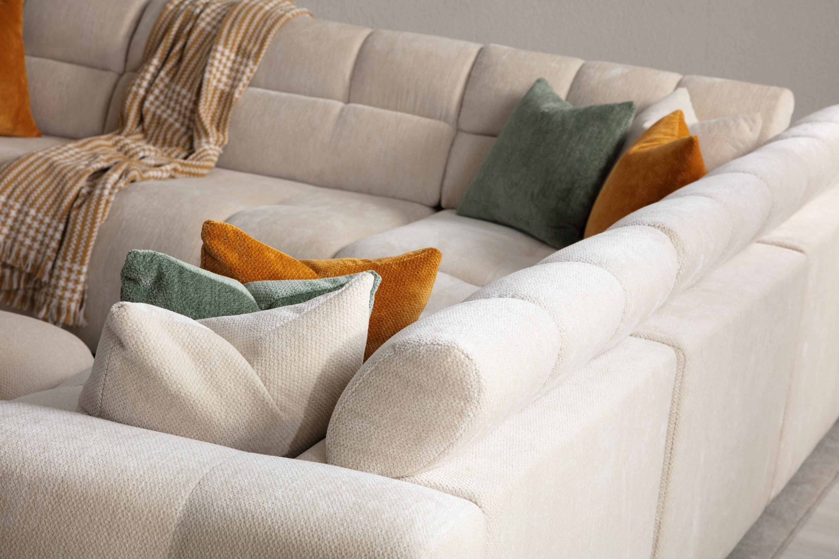 OSCAR Sectional Sofa
