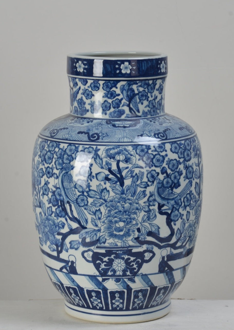 Fine Chinese Ceramic Vase - 43cm