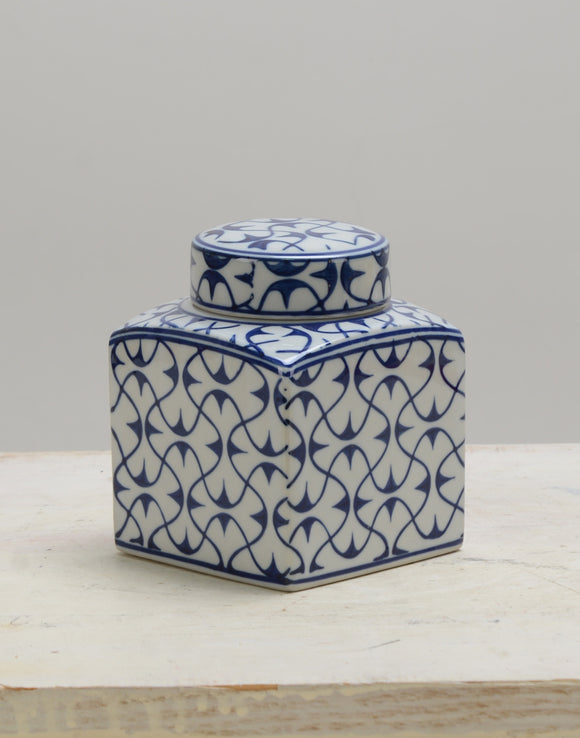 Curve Line Blue and White Ceramic Ginger Jar - 13cm