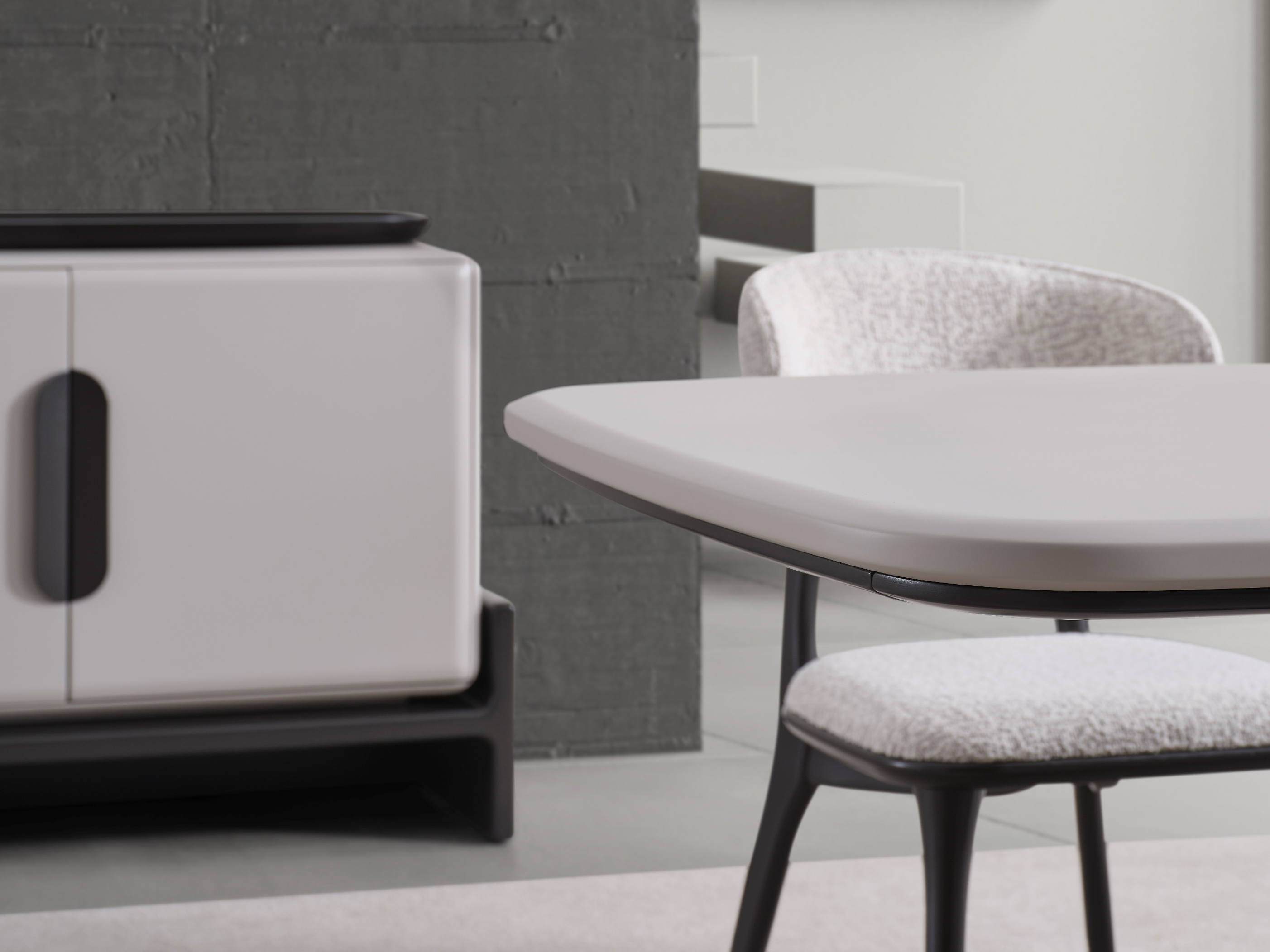 AURA Dining Set
