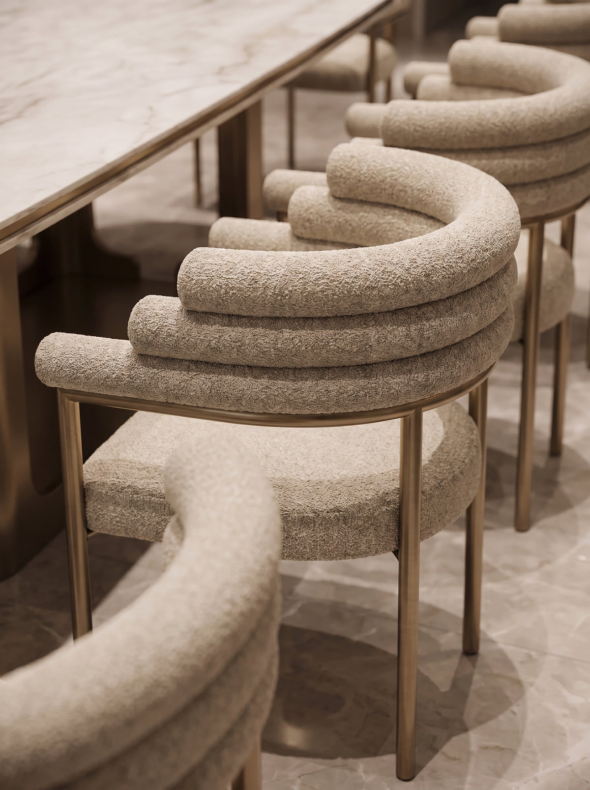 OPERA Dining Set